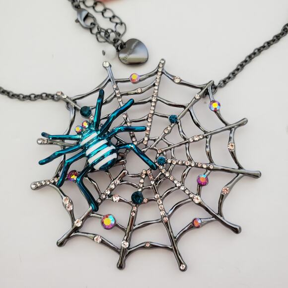 New Halloween Betsy Johnson Statement Necklace Spider and Web Silver Blue - Picture 6 of 12